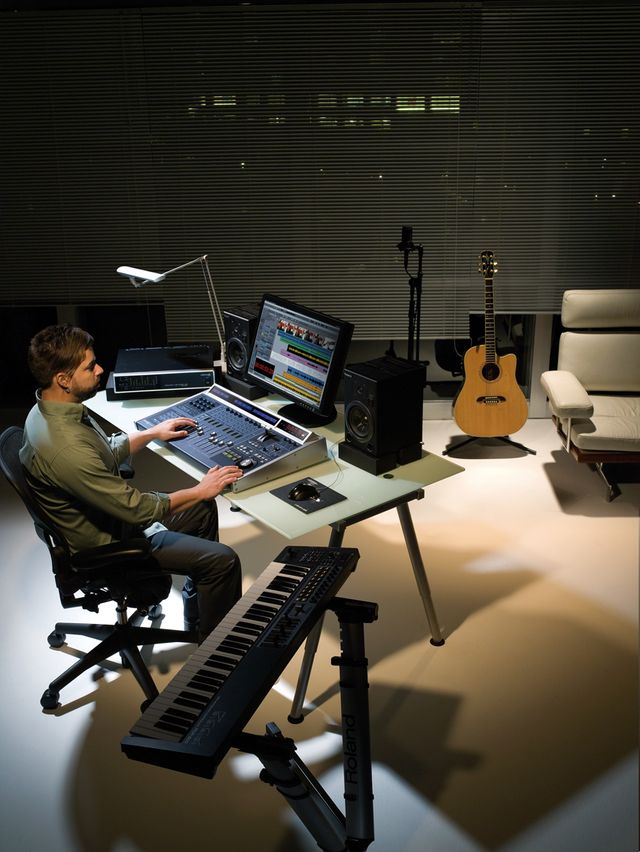 Cakewalk V-Studio A very tidy studio